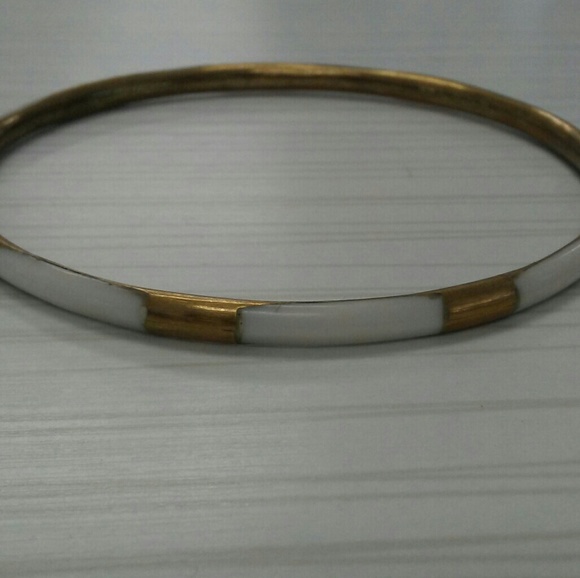 Vintage white inlay bangle bracelet - Picture 4 of 4